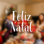 Arte de Natal com a mensagem 'Natal é tempo de entrar em comunhão com o amor de Cristo', refletindo espiritualidade, fé e o verdadeiro significado da época natalina